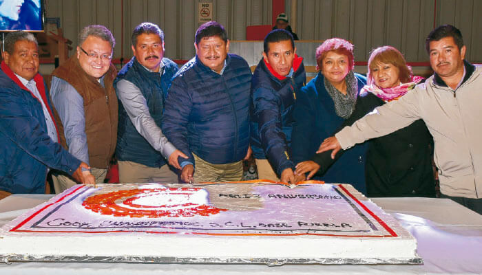 Unión, compañerismo y alegría en el tradicional festejo de Cooperativa Cuauhtémoc en su base de Tecamachalco, Puebla